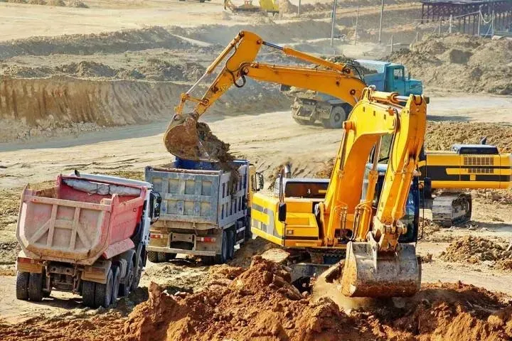 Benne pour chantier à Dol-de-Bretagne